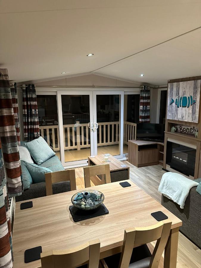 فيلا Luxurious 6 Berth Swift Bordeaux On Lyons Robin Hood Rhyl Meliden المظهر الخارجي الصورة